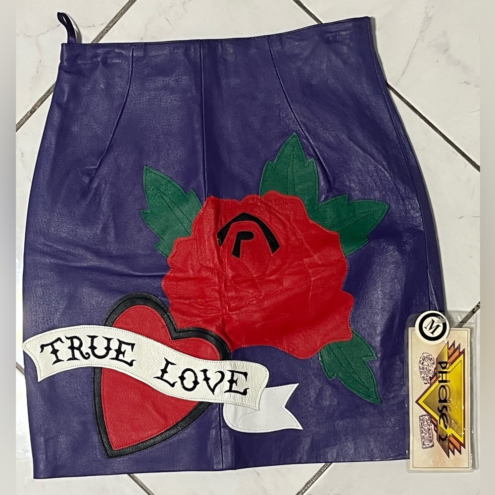Phase TRUE LOVE heart roses design red purple leather mini skirt vintage 1991